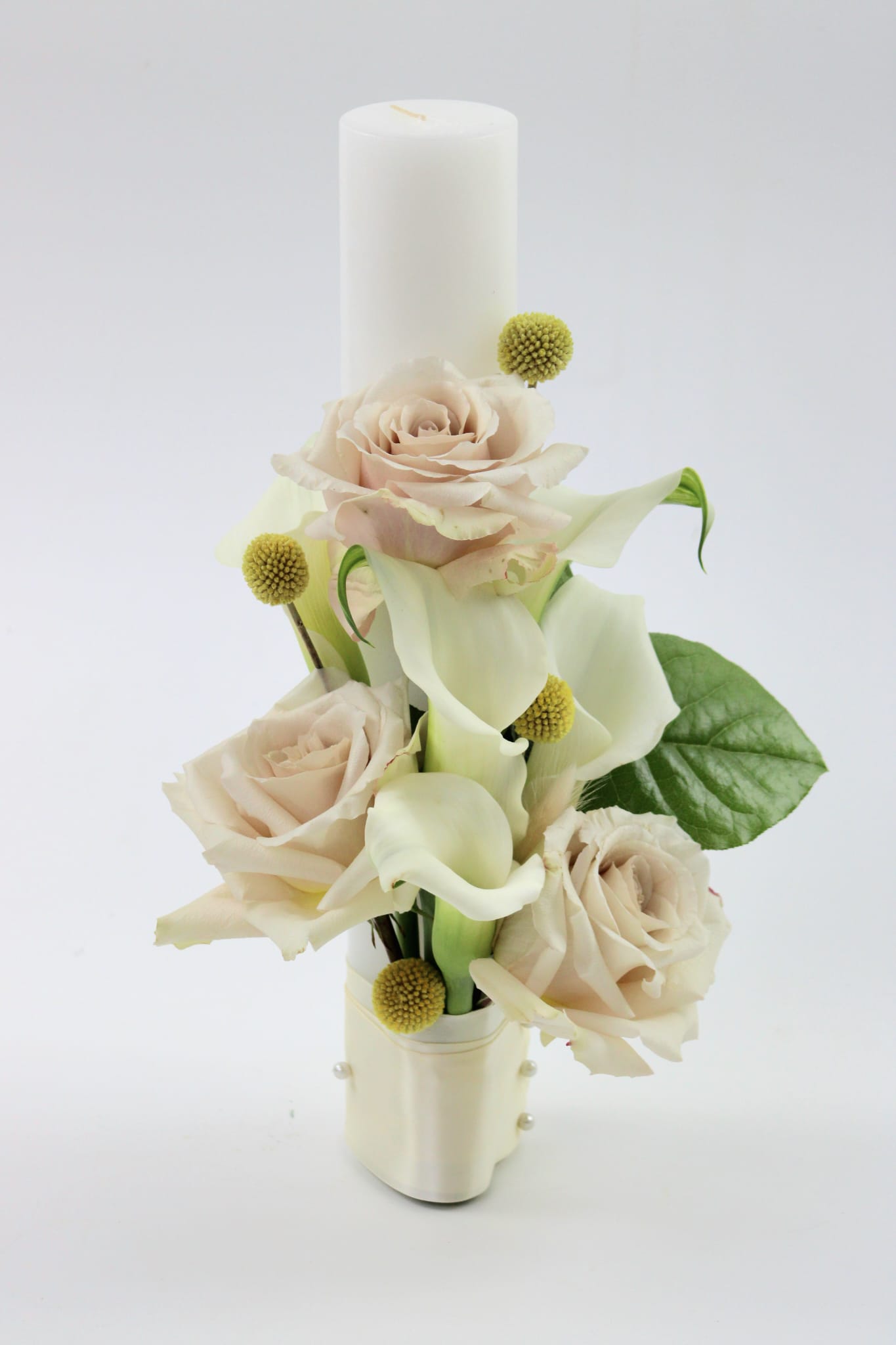 Lumânări de nuntă elegante cu trandafiri nude și cale albe - imagine 3